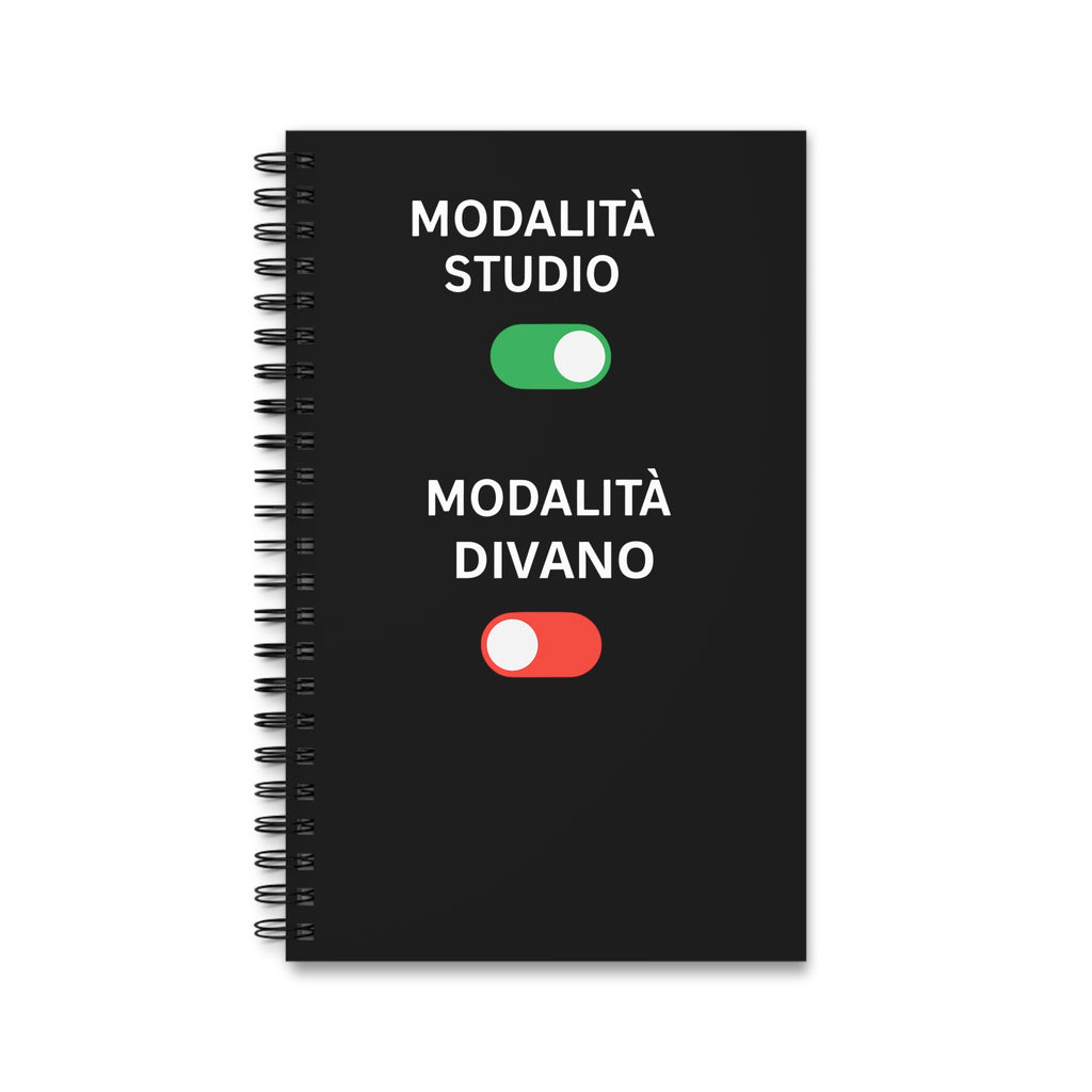 Quaderno spiralato A5 con scritta ironica Modalità Studio ON Divano OFF regalo originale per studenti.